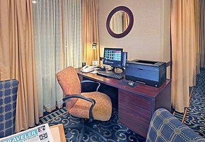 สปริงฮิลล์ สวีท มิสติค วอเตอร์ฟอร์ด Hotel นิวลอนดอน ห้อง รูปภาพ